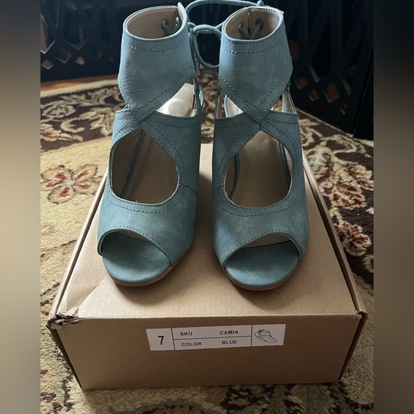 Journee Collection Camia Blue Wedges Size 7 New In Box - Picture 15 of 16